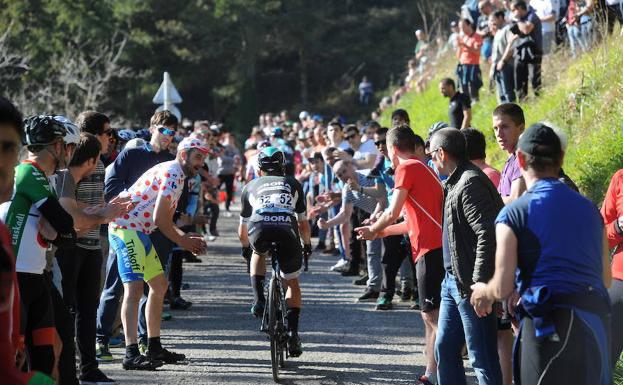 Inicia Vuelta al País Vasco.